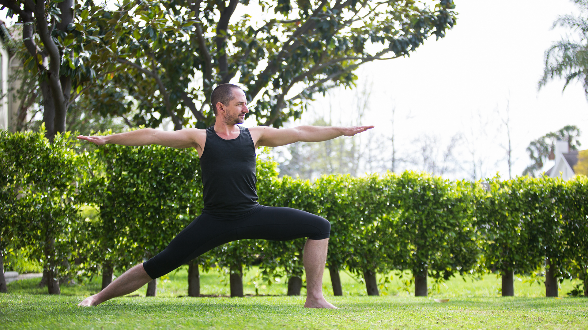 Noah Mazé - mazeON yoga